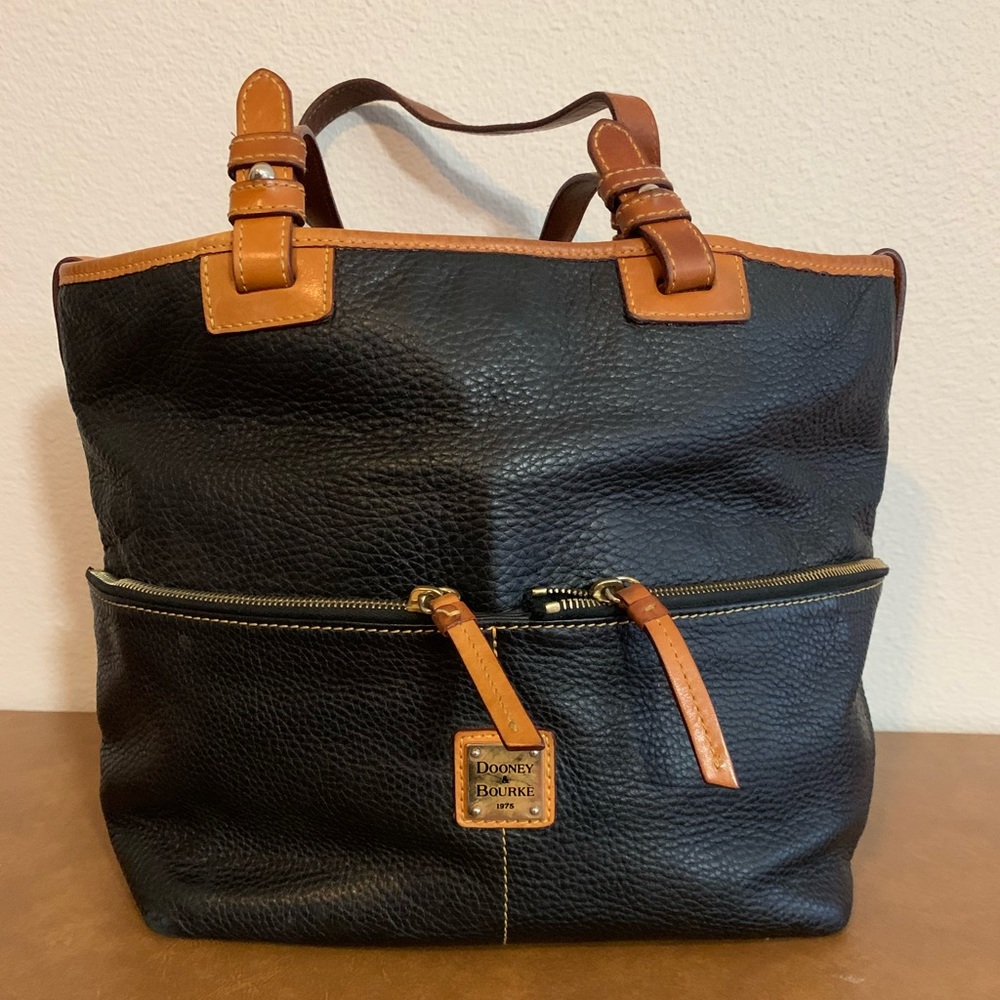 Dooney & Bourke Dillen satchel 👜